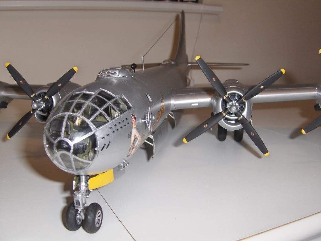 みーにゃ Revell B-29 Super Fortress HM Amazon.com: Revell 03850 B-29 Super Fortress Platinum